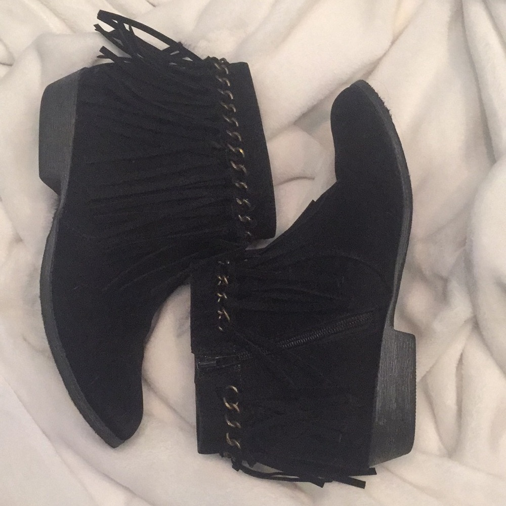 New justice black fringe boots